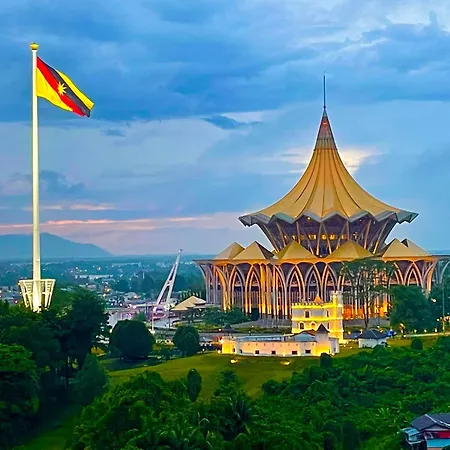 Kuching City Center Riverbank Suites With Marvelous River View Bagian luar foto