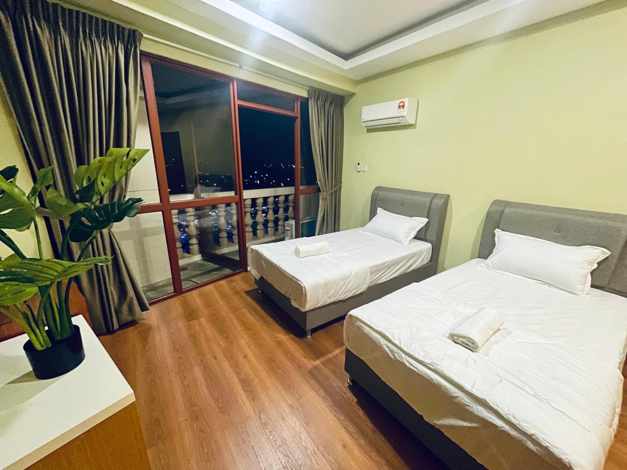 Center Riverbank With Marvelous River View * Kuching