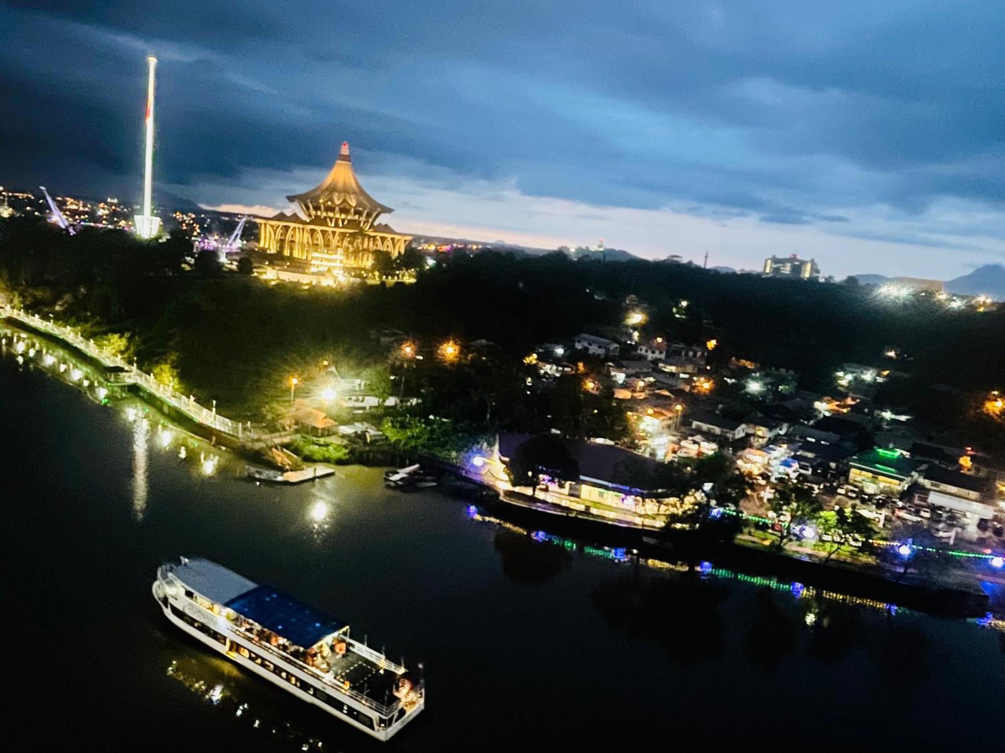 Apartment Center Riverbank With Marvelous River View *