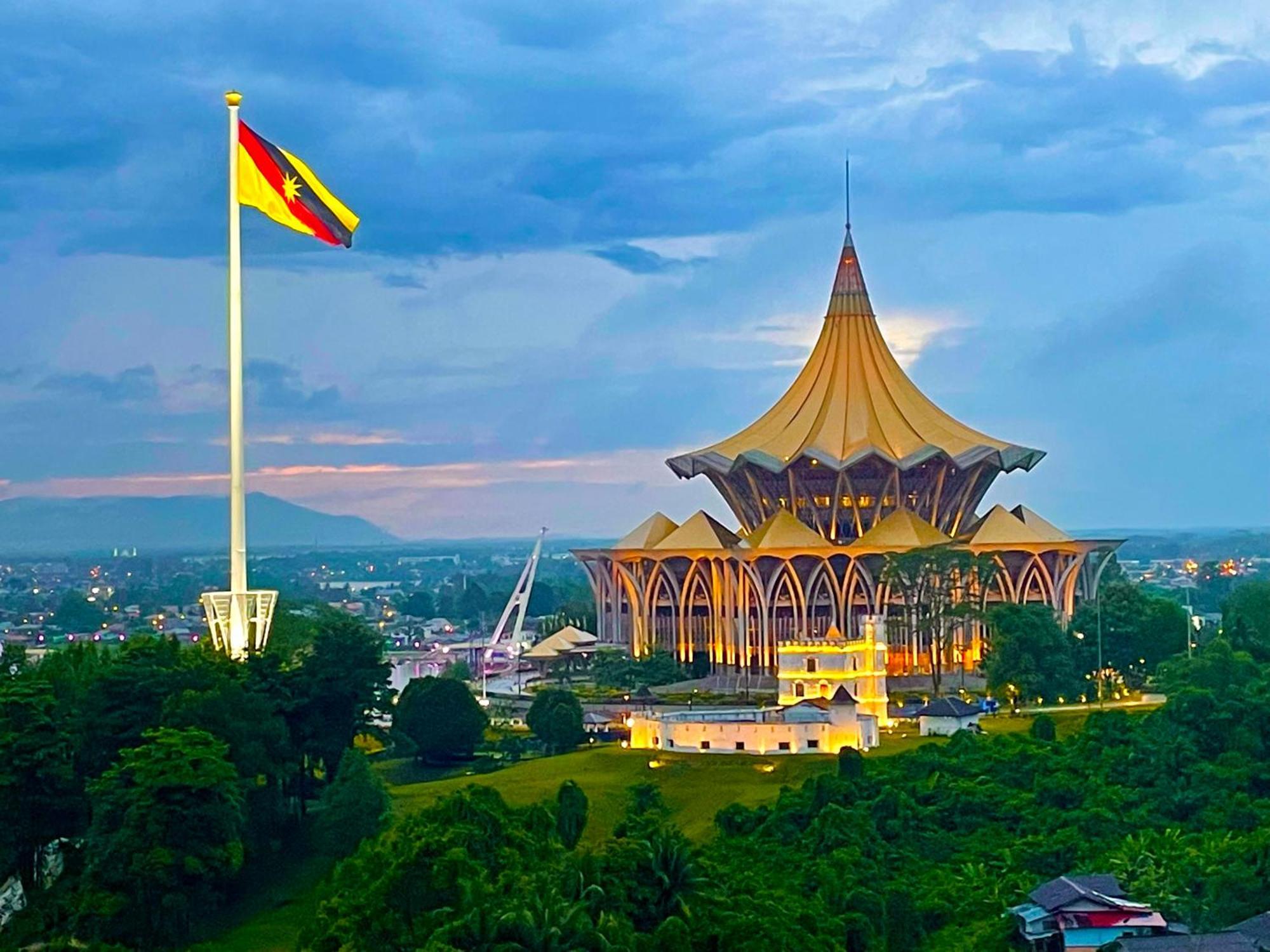 Apartment Center Riverbank With Marvelous River View Kuching