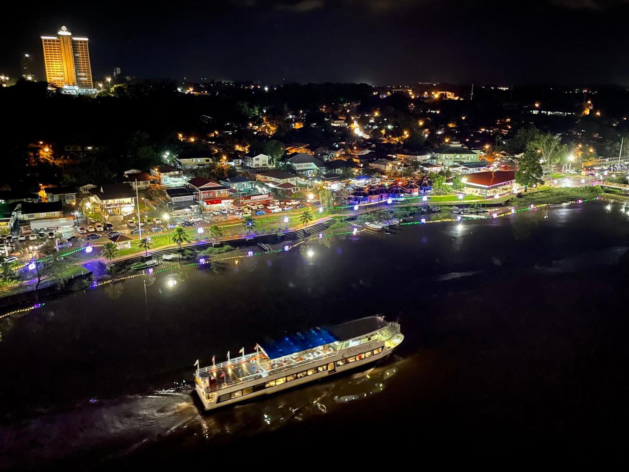 Apartment Center Riverbank With Marvelous River View *