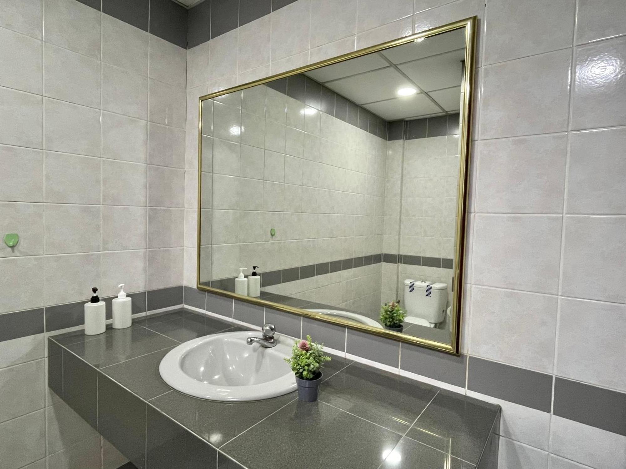 Center Riverbank With Marvelous River View Apartment Kuching