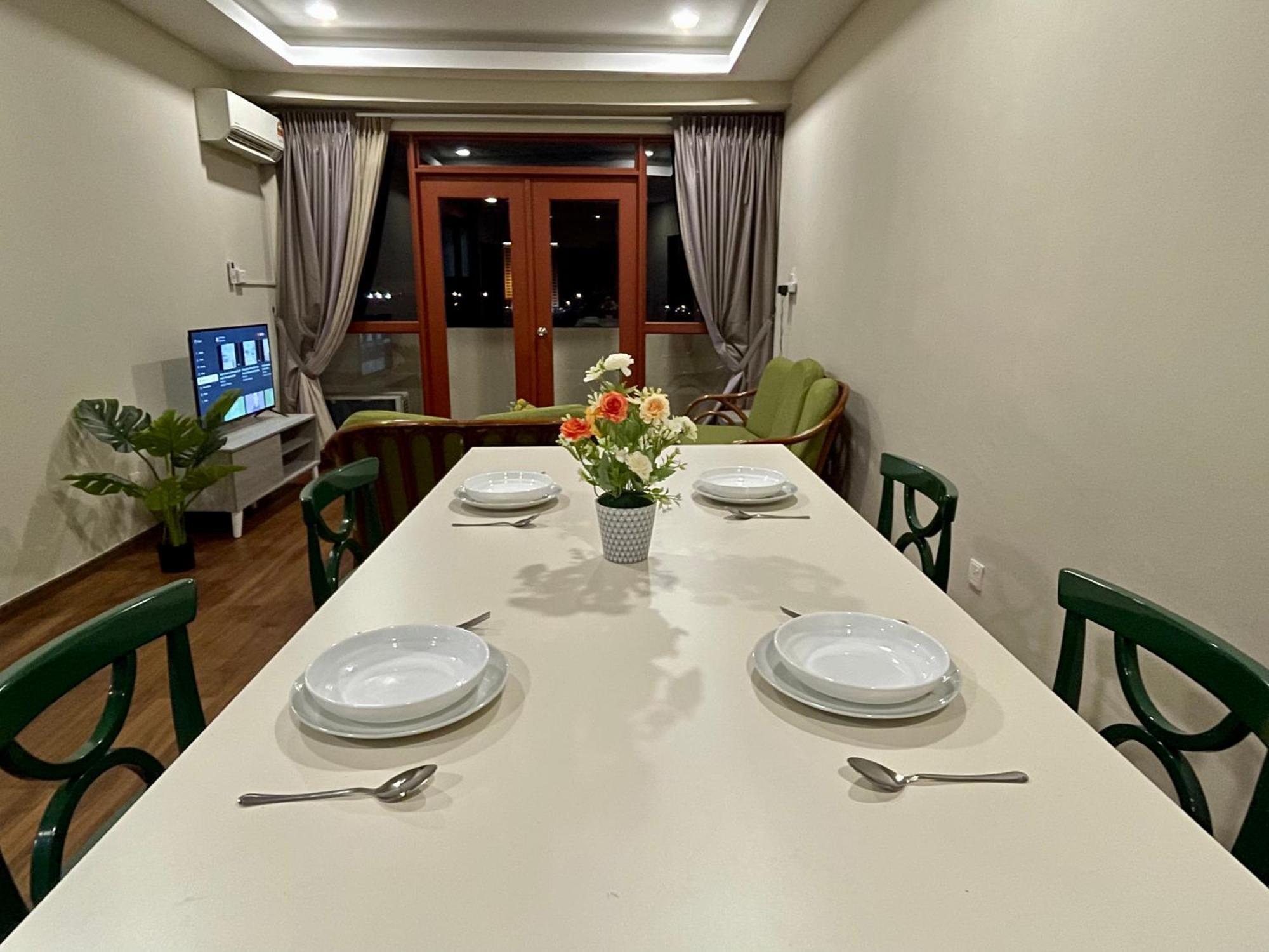 Apartment Center Riverbank With Marvelous River View *