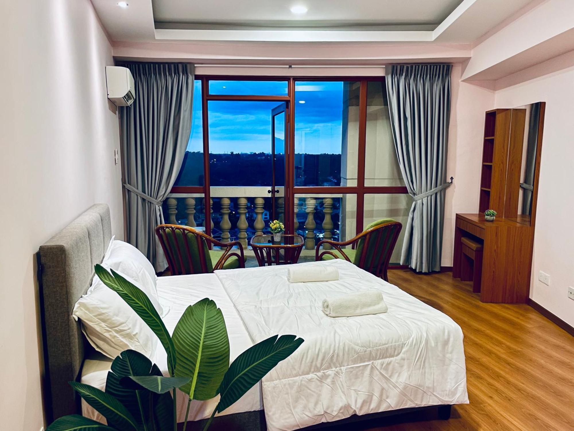 Apartment Center Riverbank With Marvelous River View