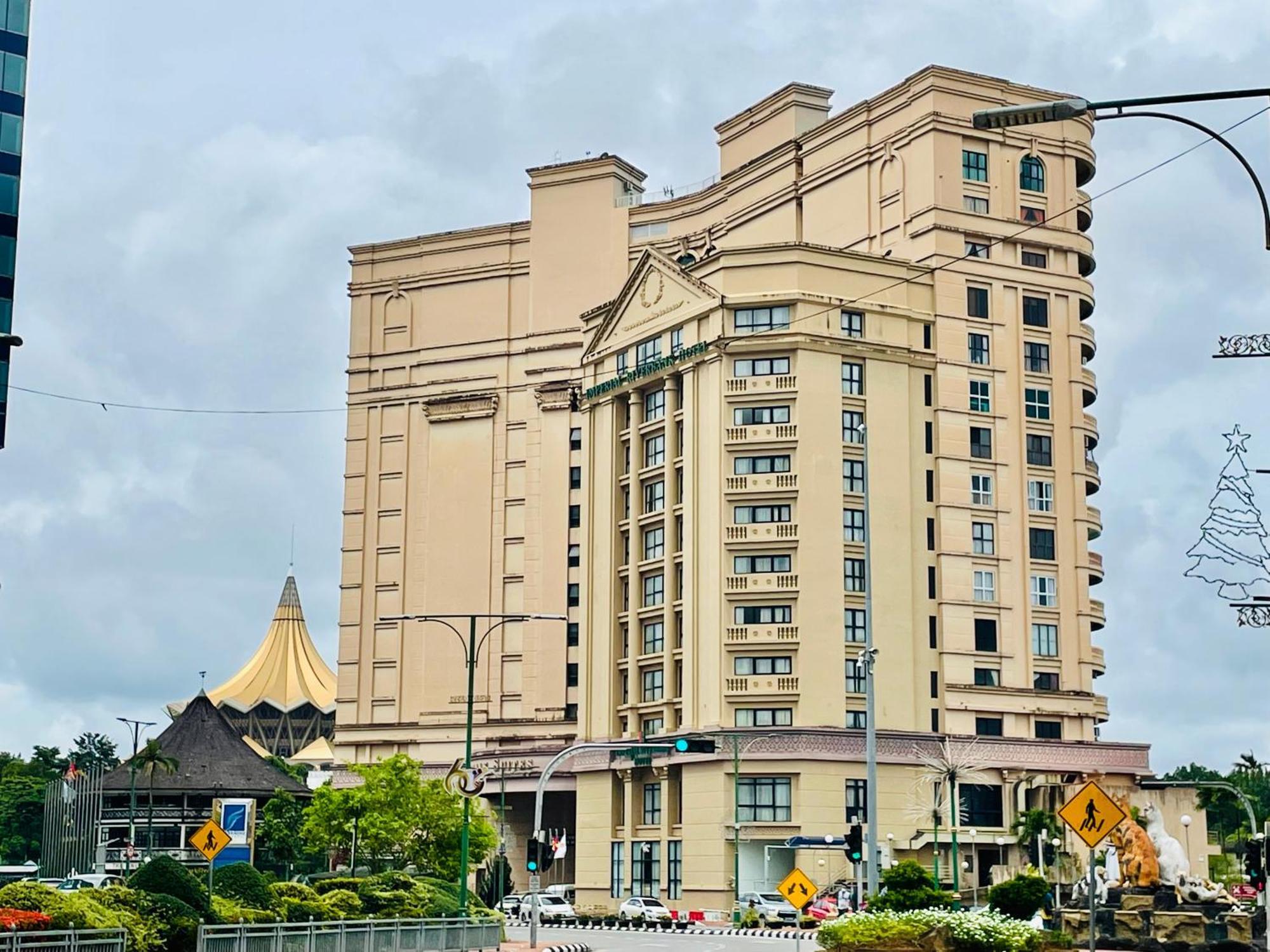 Center Riverbank With Marvelous River View Apartment *