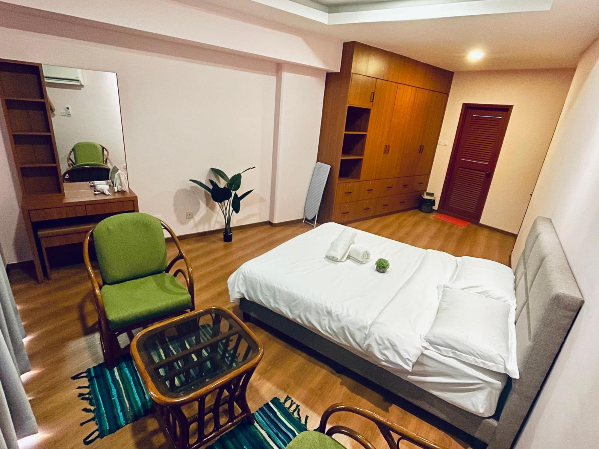 Center Riverbank With Marvelous River View Apartment Kuching